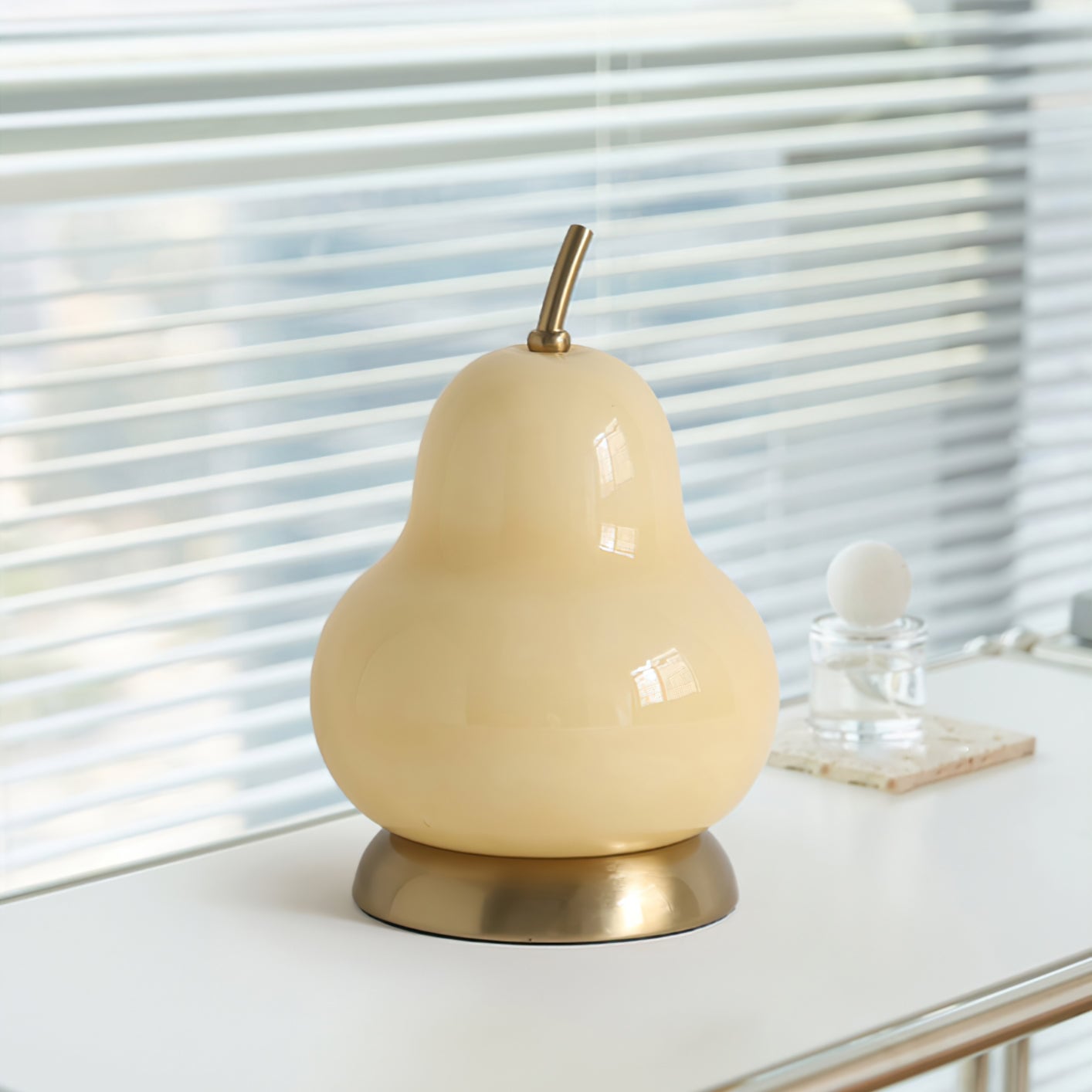 Pear Glass Built-in Battery Table Lamp - Lumpaz