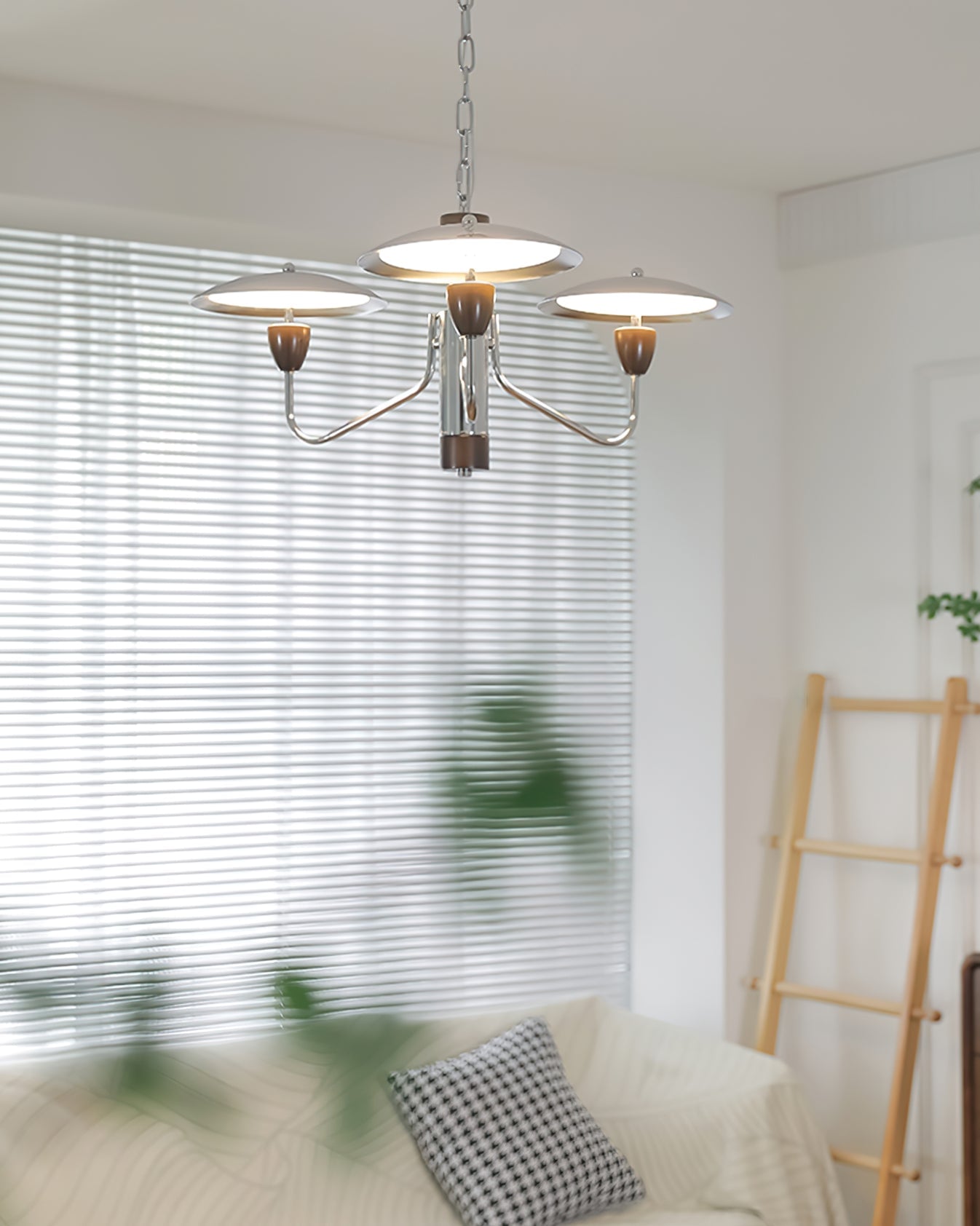 Peggy Chrome Chandelier - Lumpaz