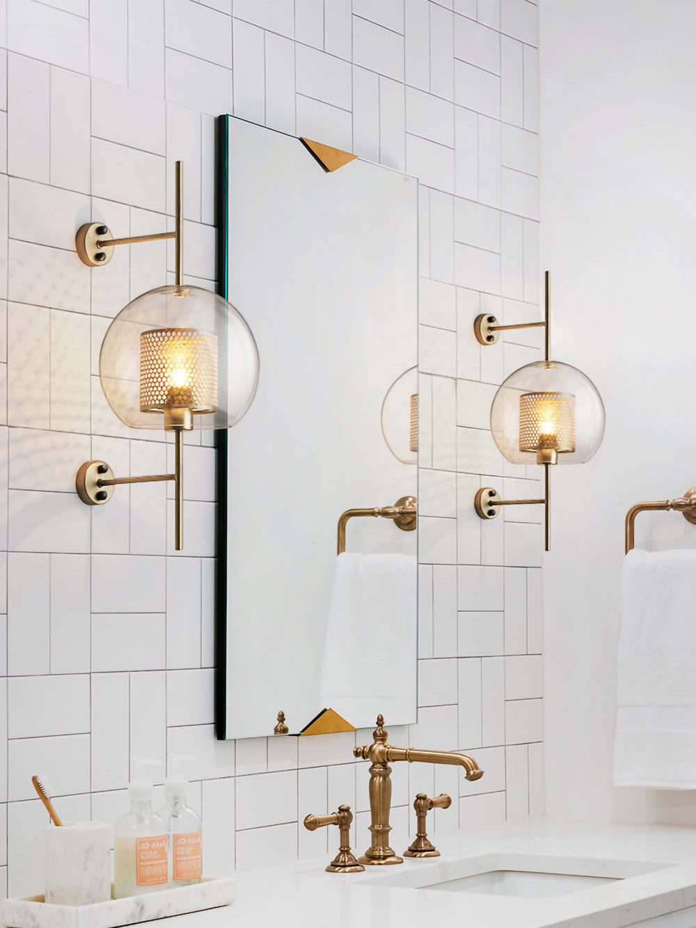 Chiswick Glass Wall Lamp - Lumpaz