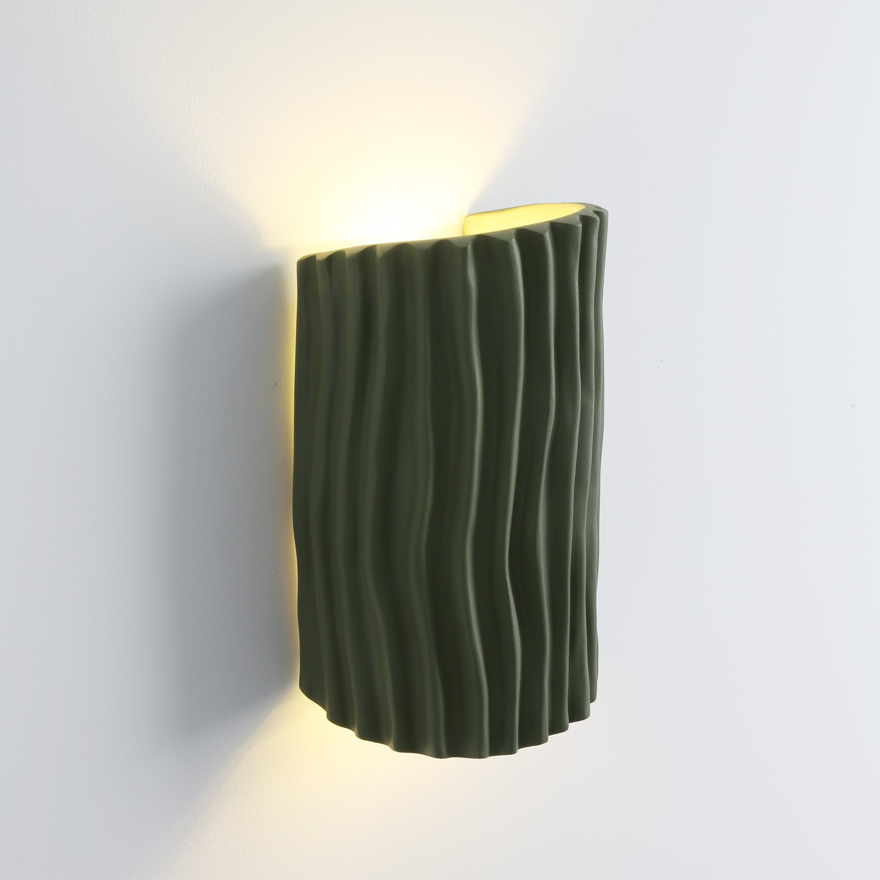 Pleated Resin Wall Lamp - Lumpaz