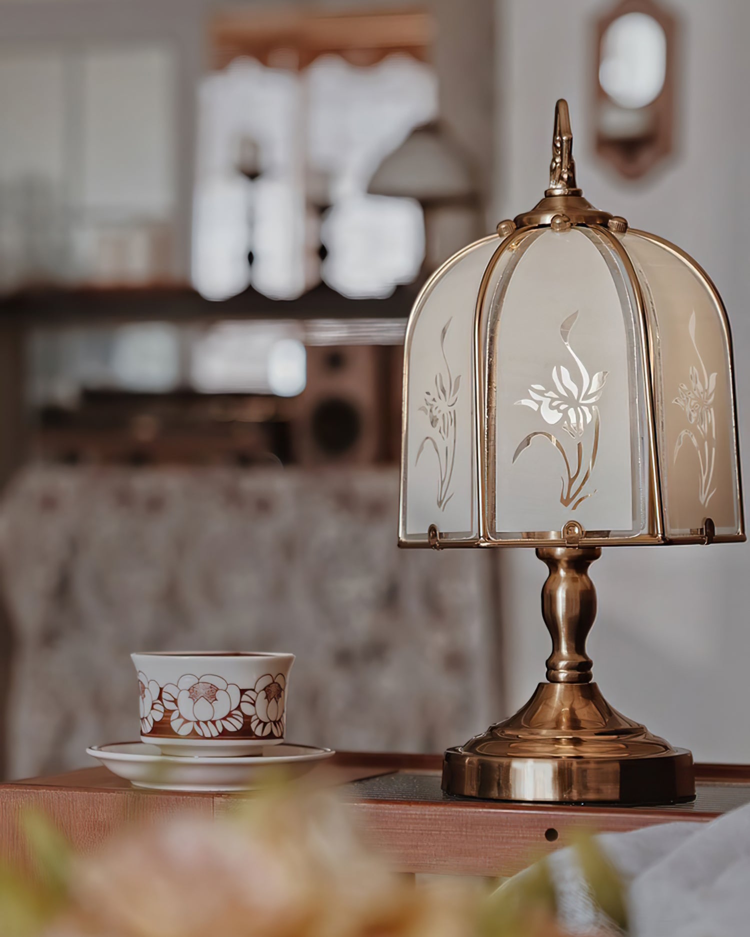 Orchid Glass Table Lamp - Lumpaz