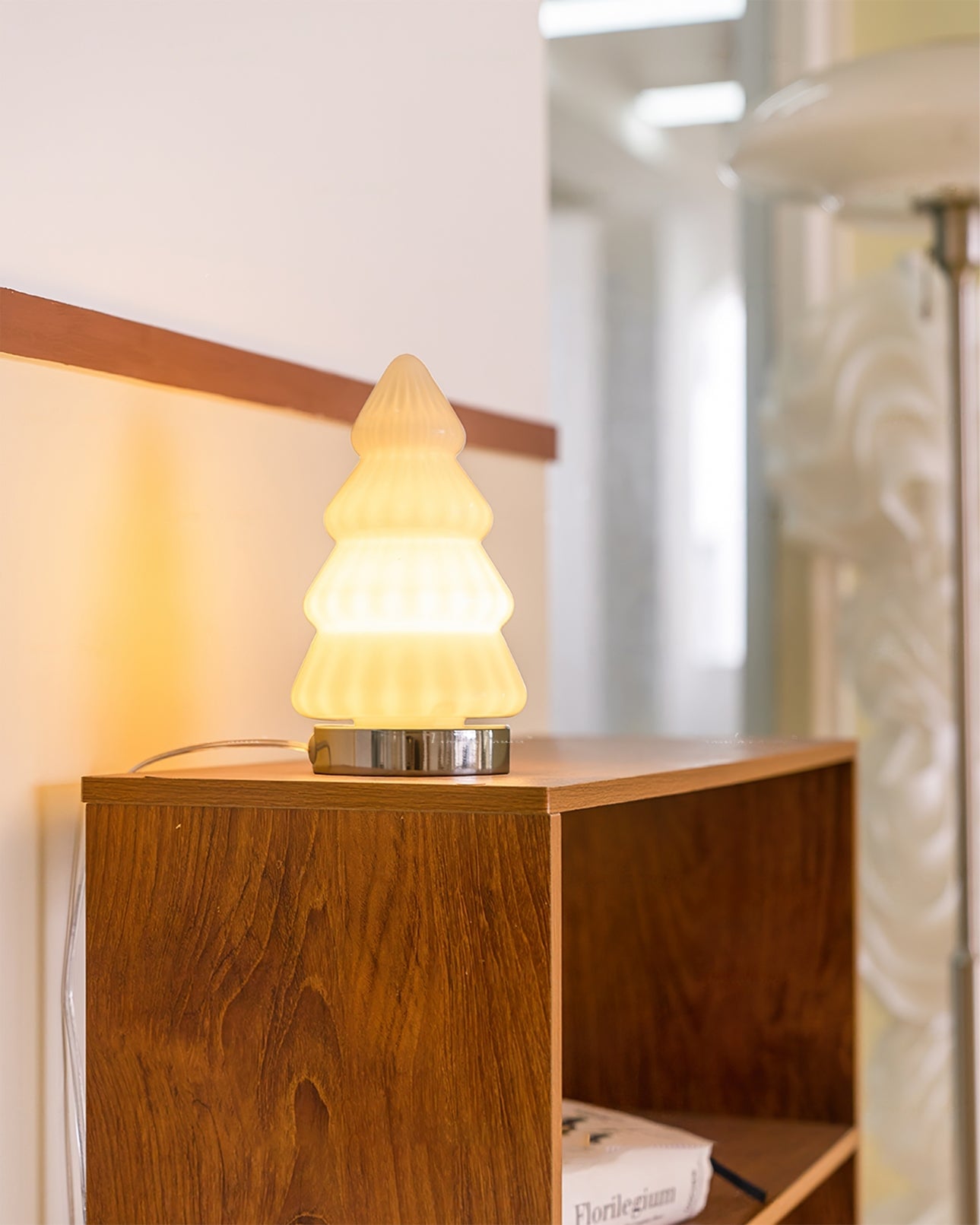 White Tree Table Lamp - Lumpaz