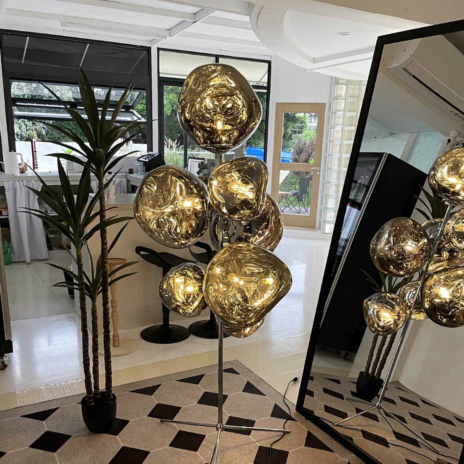 Lava Cone Floor Lamp - Lumpaz