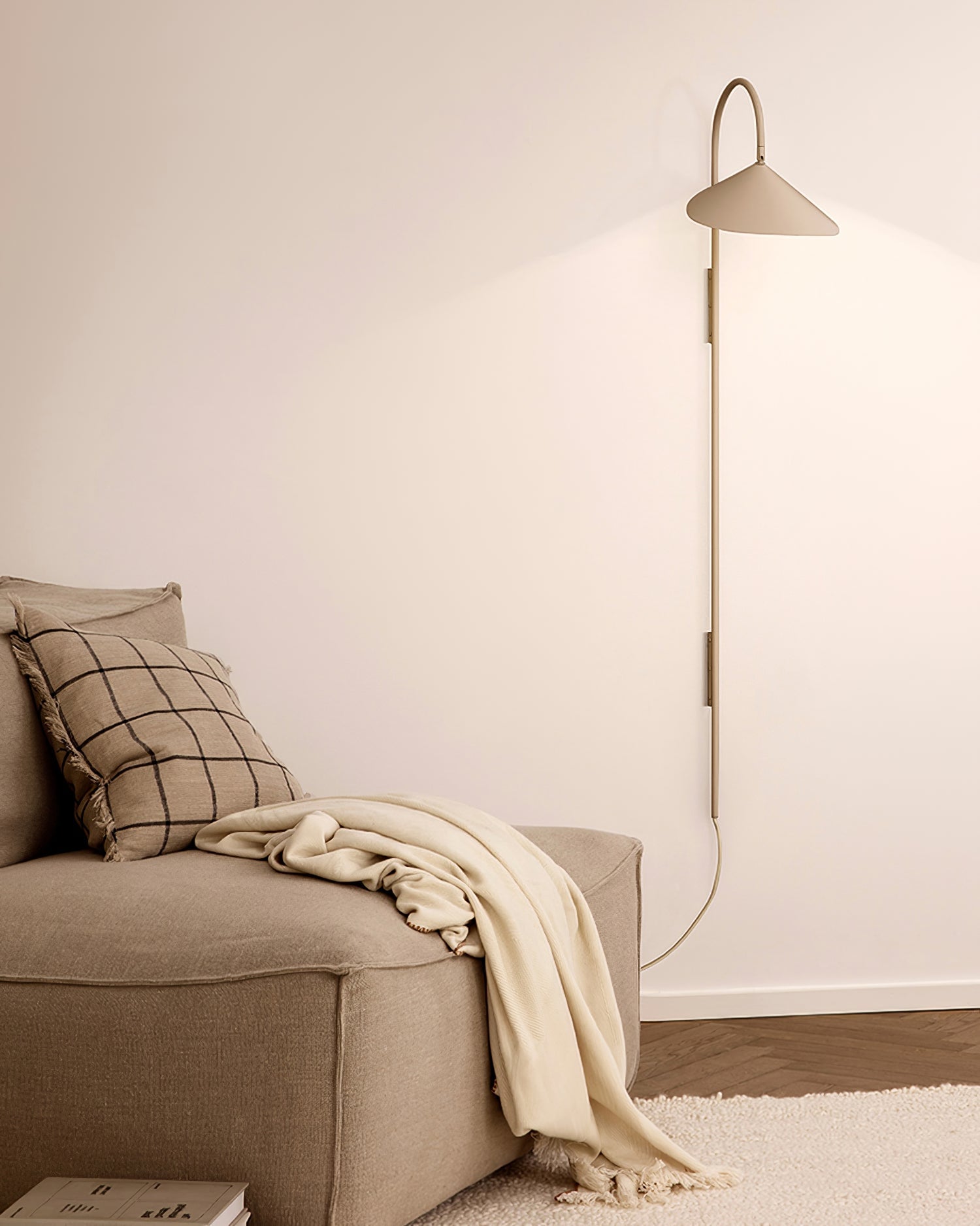 Arum Plug In Wall Lamp - Lumpaz