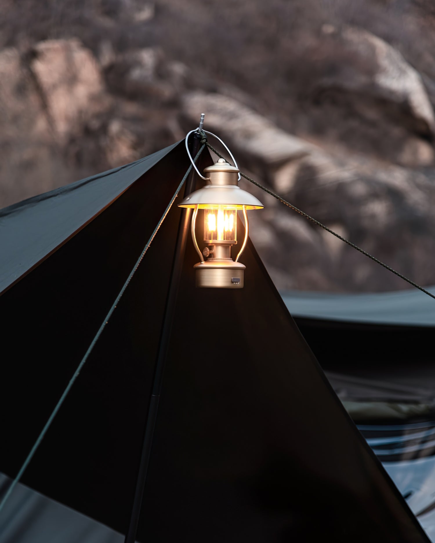 N80 Lantern Outdoor Table Lamp - Lumpaz