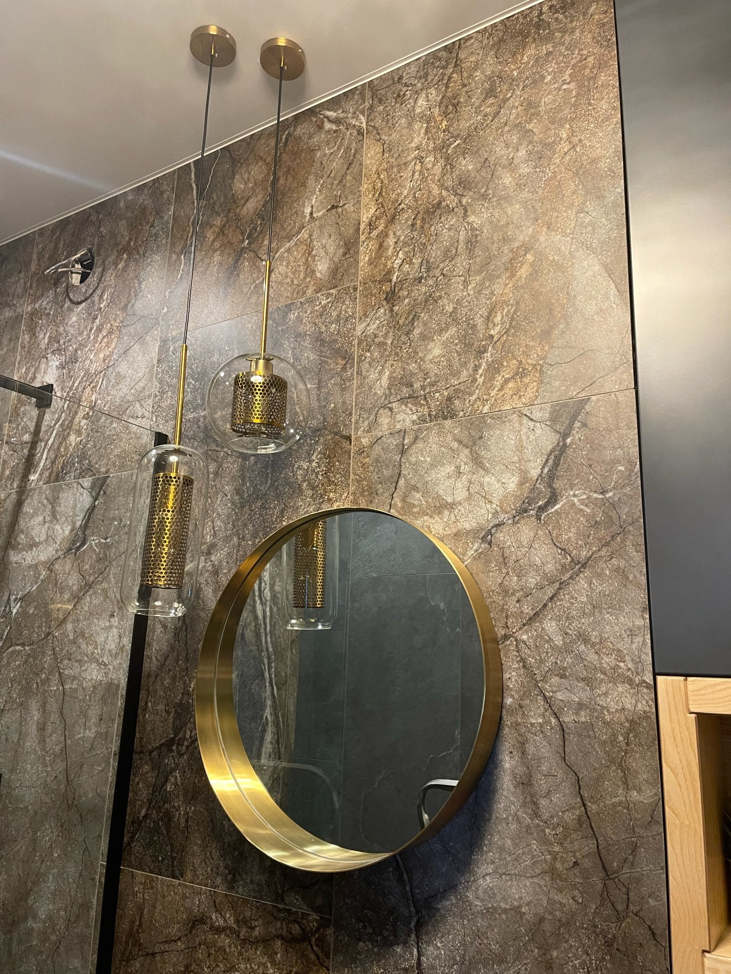 Chiswick Glass Pendant Light - Lumpaz