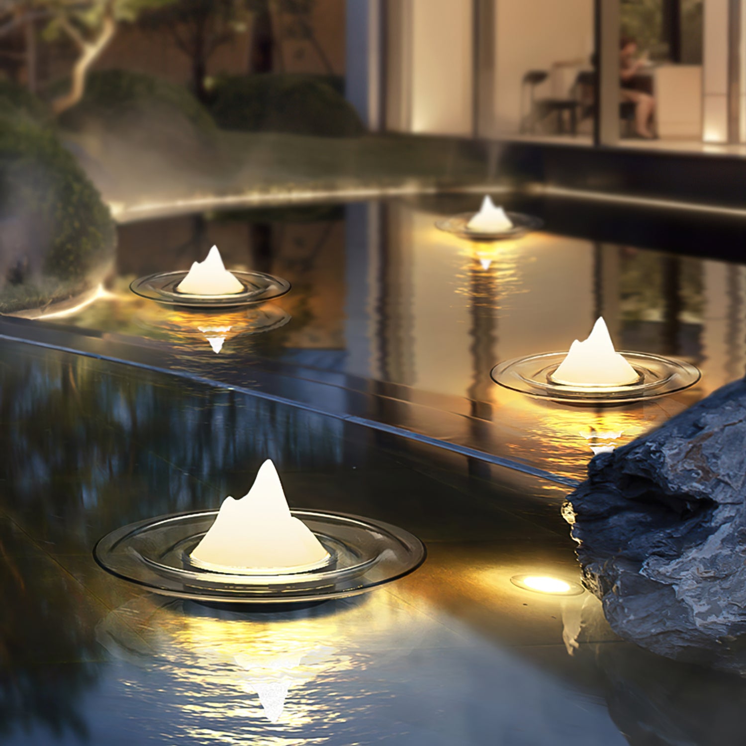 Iceberg Outdoor Post Light - Lumpaz