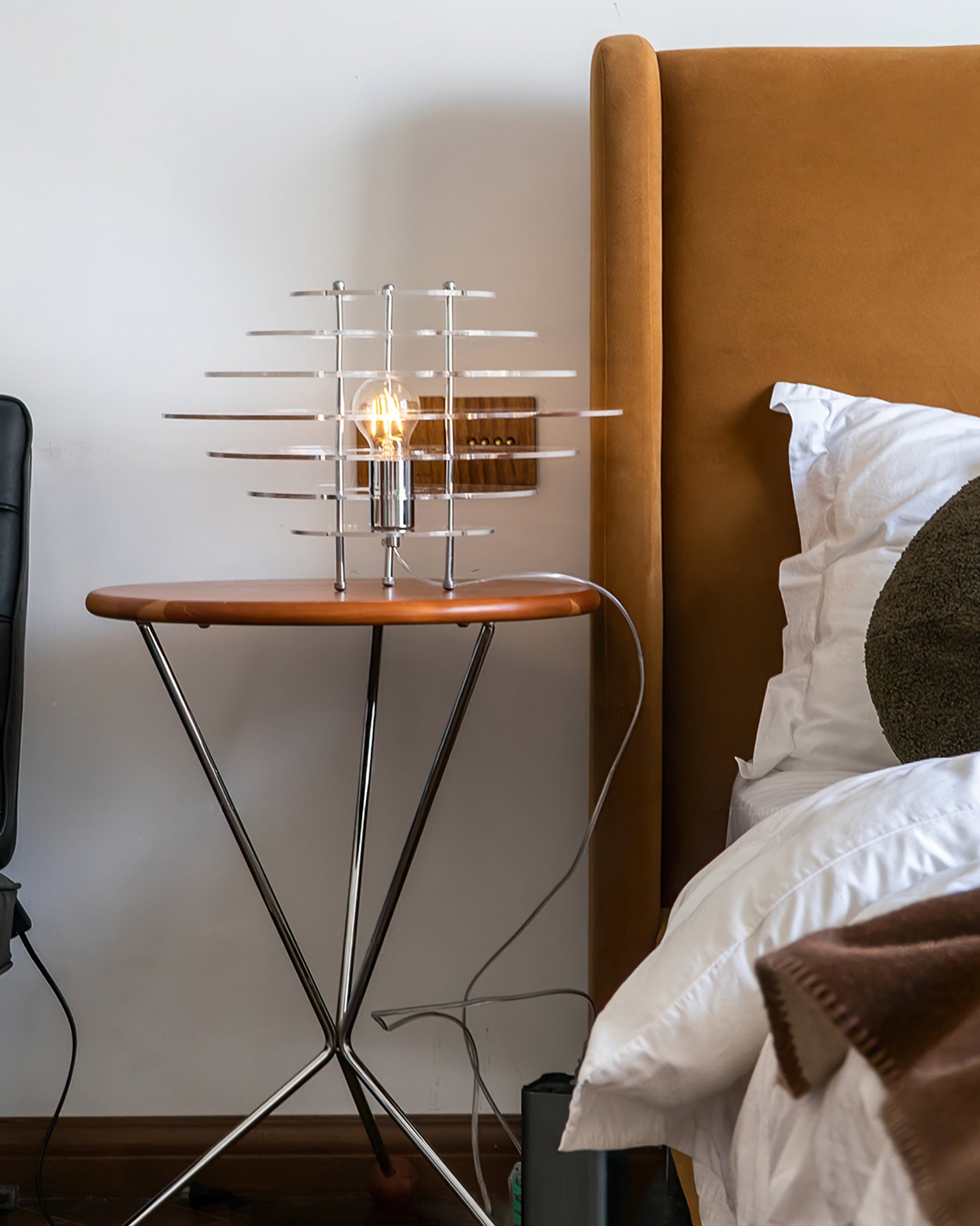 Saturn Chrome Table Lamp - Lumpaz