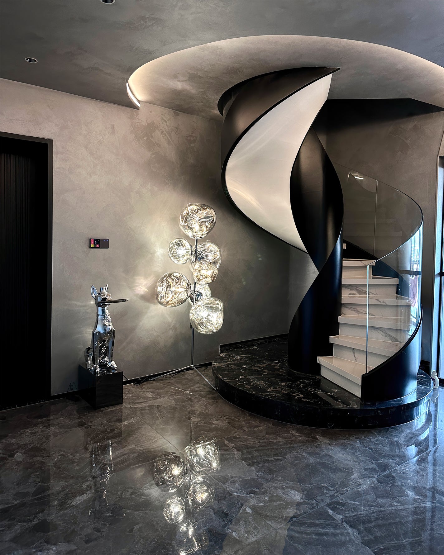 Lava Cone Floor Lamp - Lumpaz