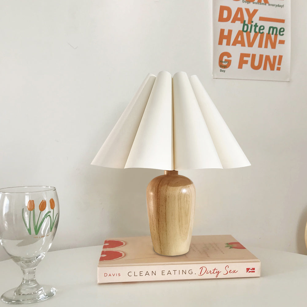 Vintage Fluted Beige Table Lamp - Lumpaz