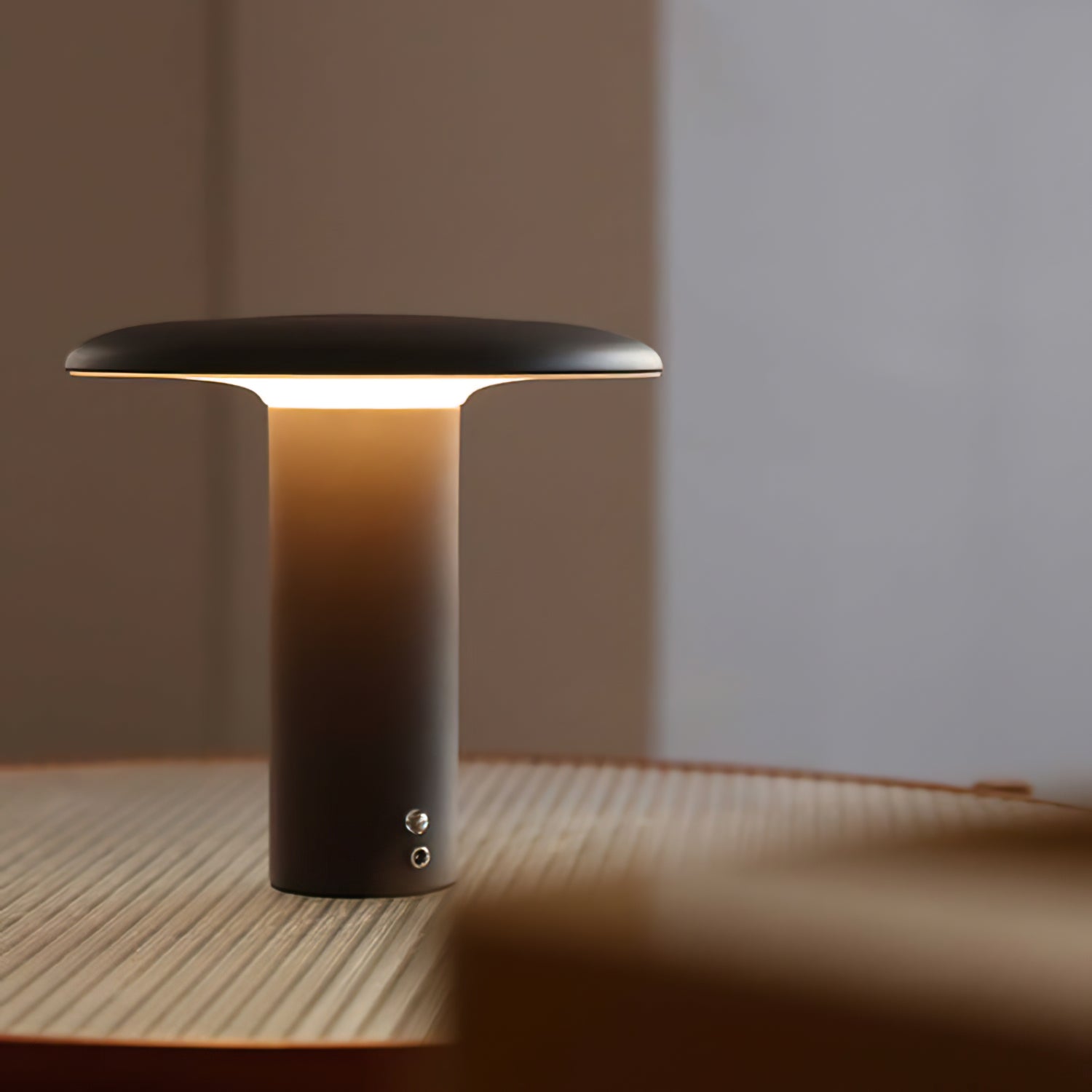 Takku Built-in Battery Table Lamp - Lumpaz