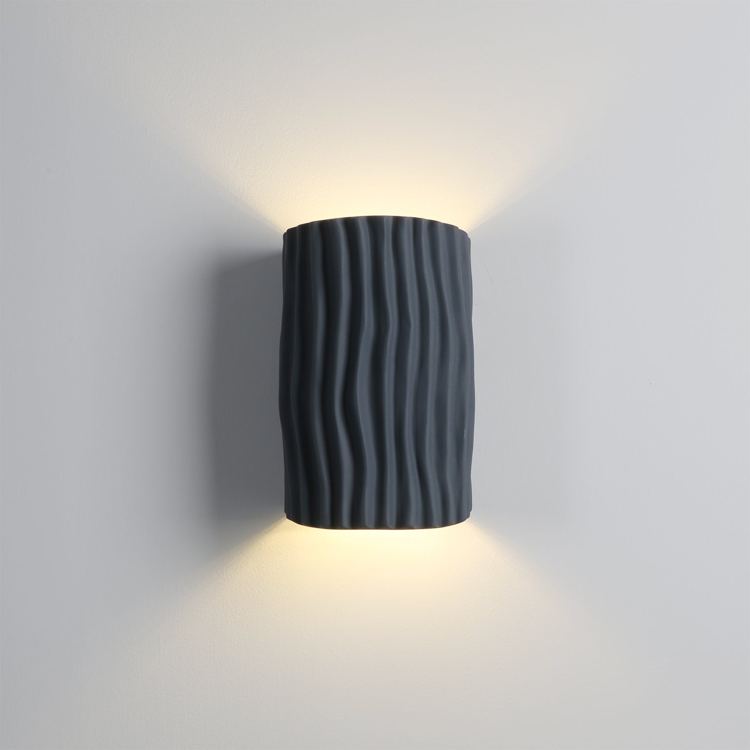 Pleated Resin Wall Lamp - Lumpaz