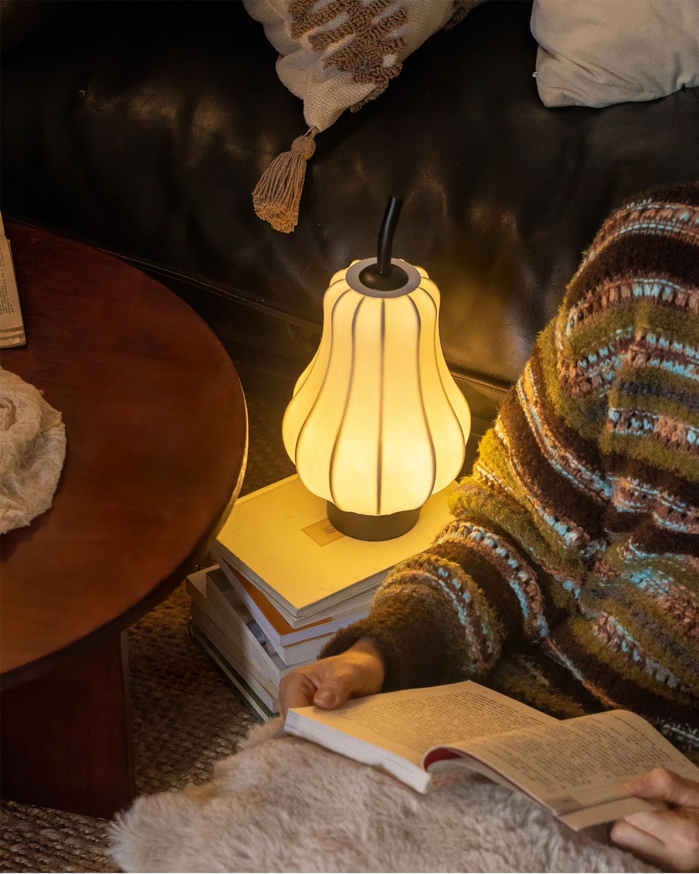 Pear Built-in Battery Table Lamp - Lumpaz