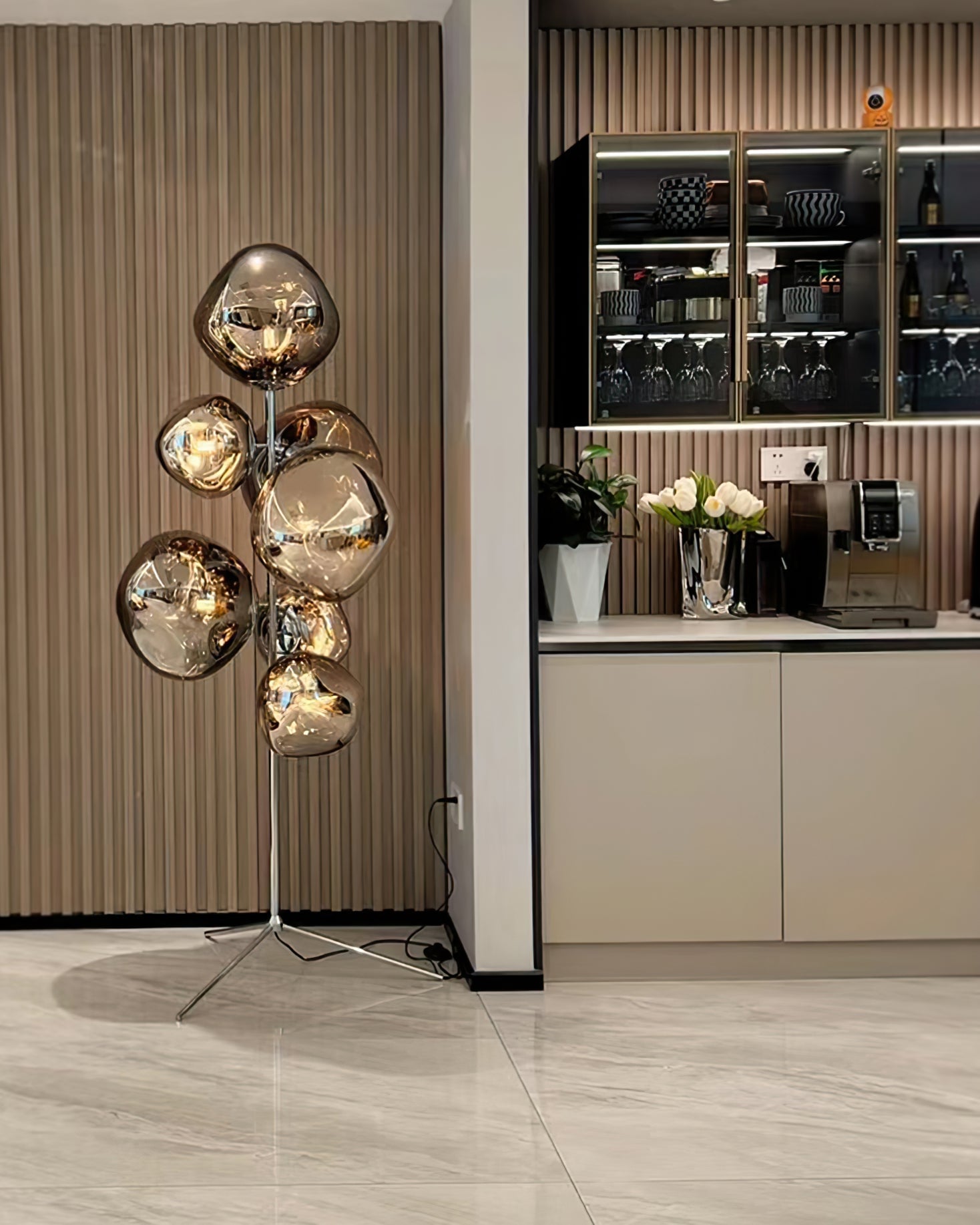 Lava Cone Floor Lamp - Lumpaz