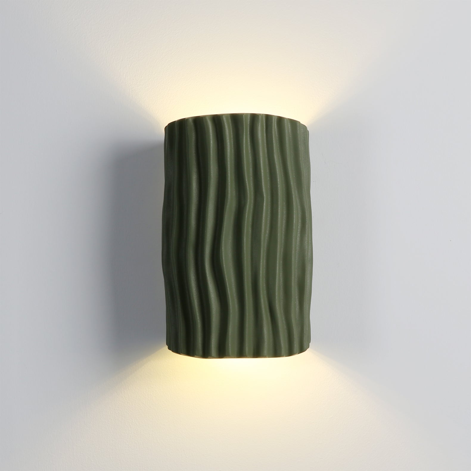 Pleated Resin Wall Lamp - Lumpaz