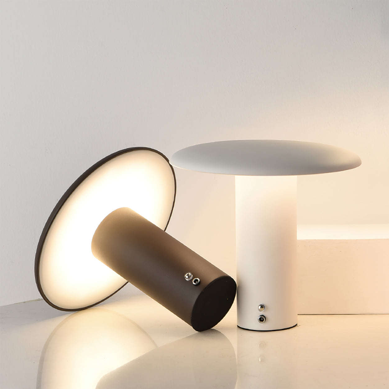 Takku Built-in Battery Table Lamp - Lumpaz