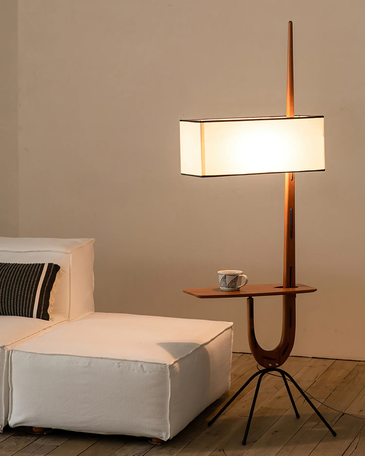 Rispal Giraffe Floor Lamp - Lumpaz