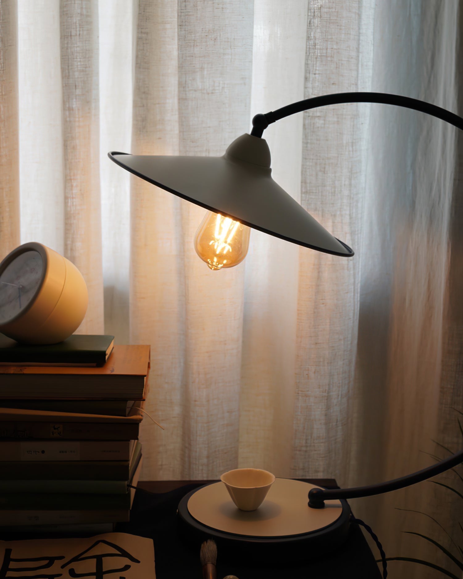 Swan Blue Table Lamp - Lumpaz