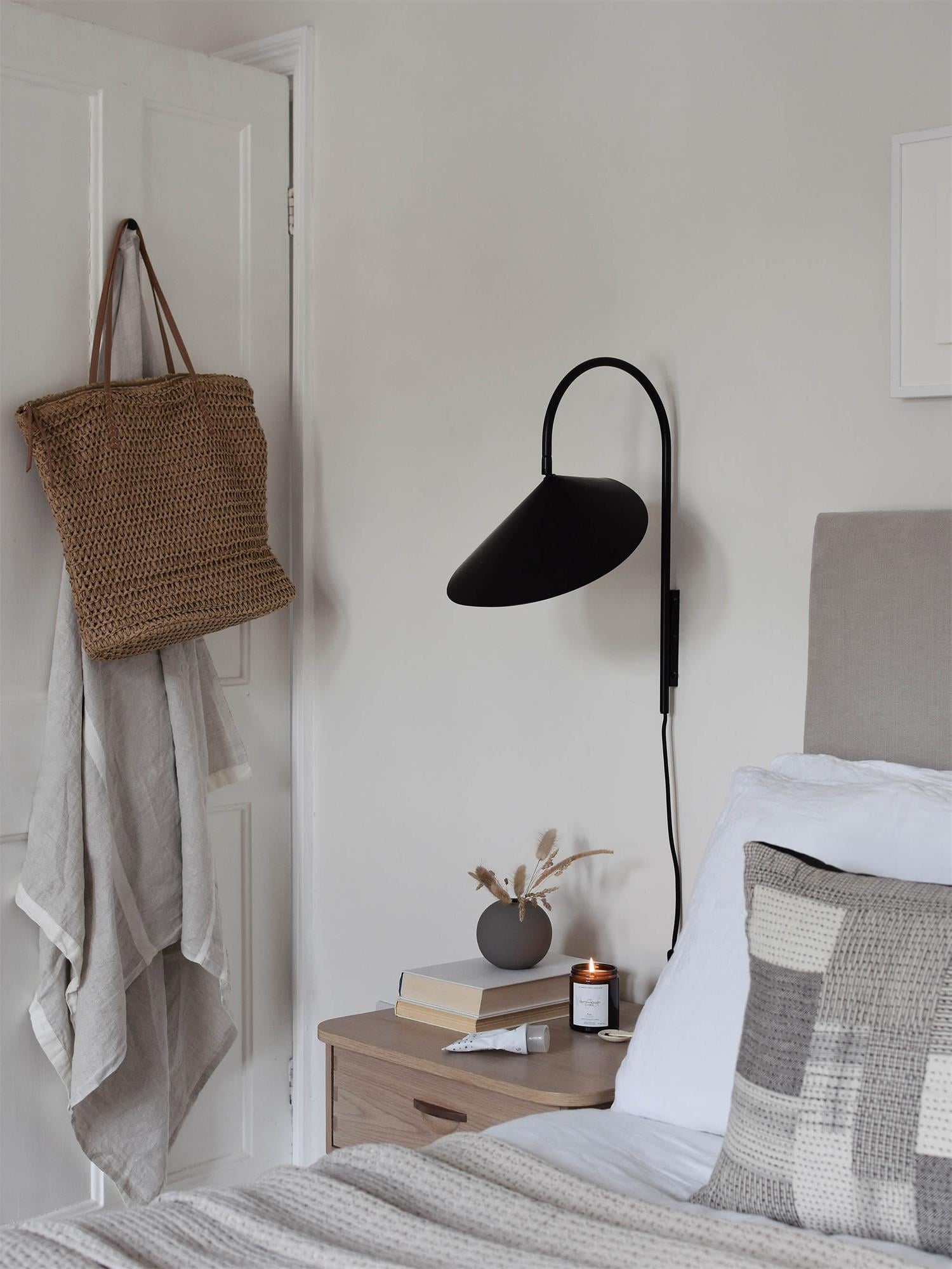 Arum Plug In Wall Lamp - Lumpaz