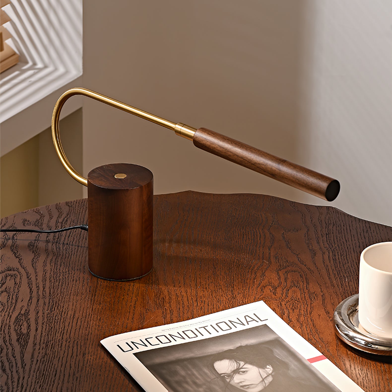 Banker Slim Table Lamp - Lumpaz