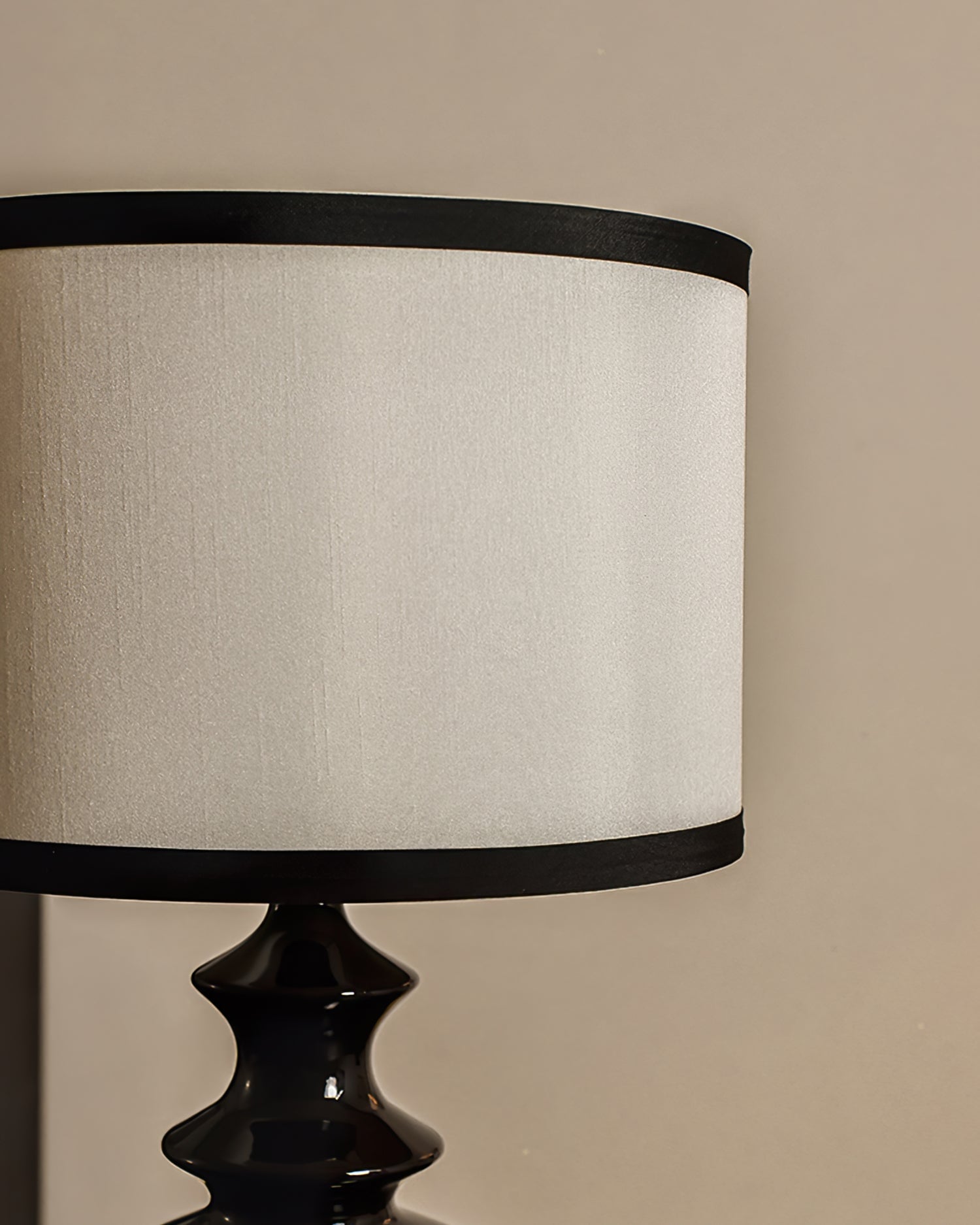 Jarrige Table Lamp - Lumpaz