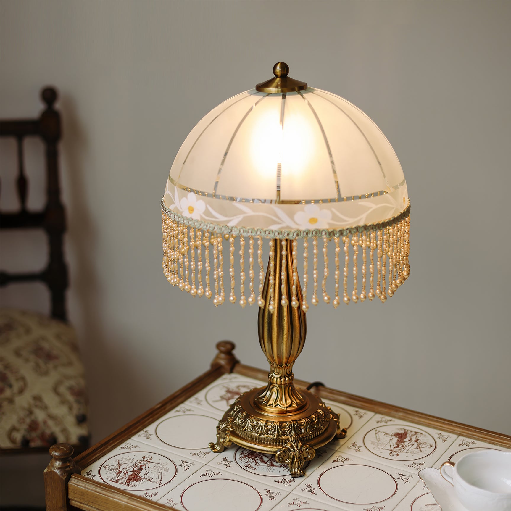 Tassel Flower Table Lamp - Lumpaz