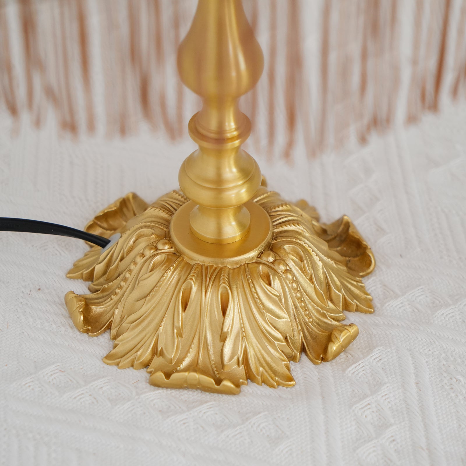 Lanna Tassel Table Lamp - Lumpaz
