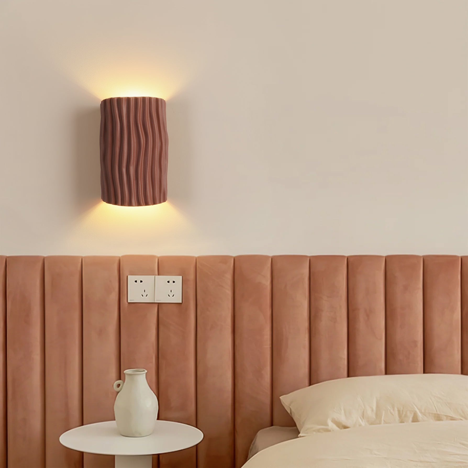 Pleated Resin Wall Lamp - Lumpaz