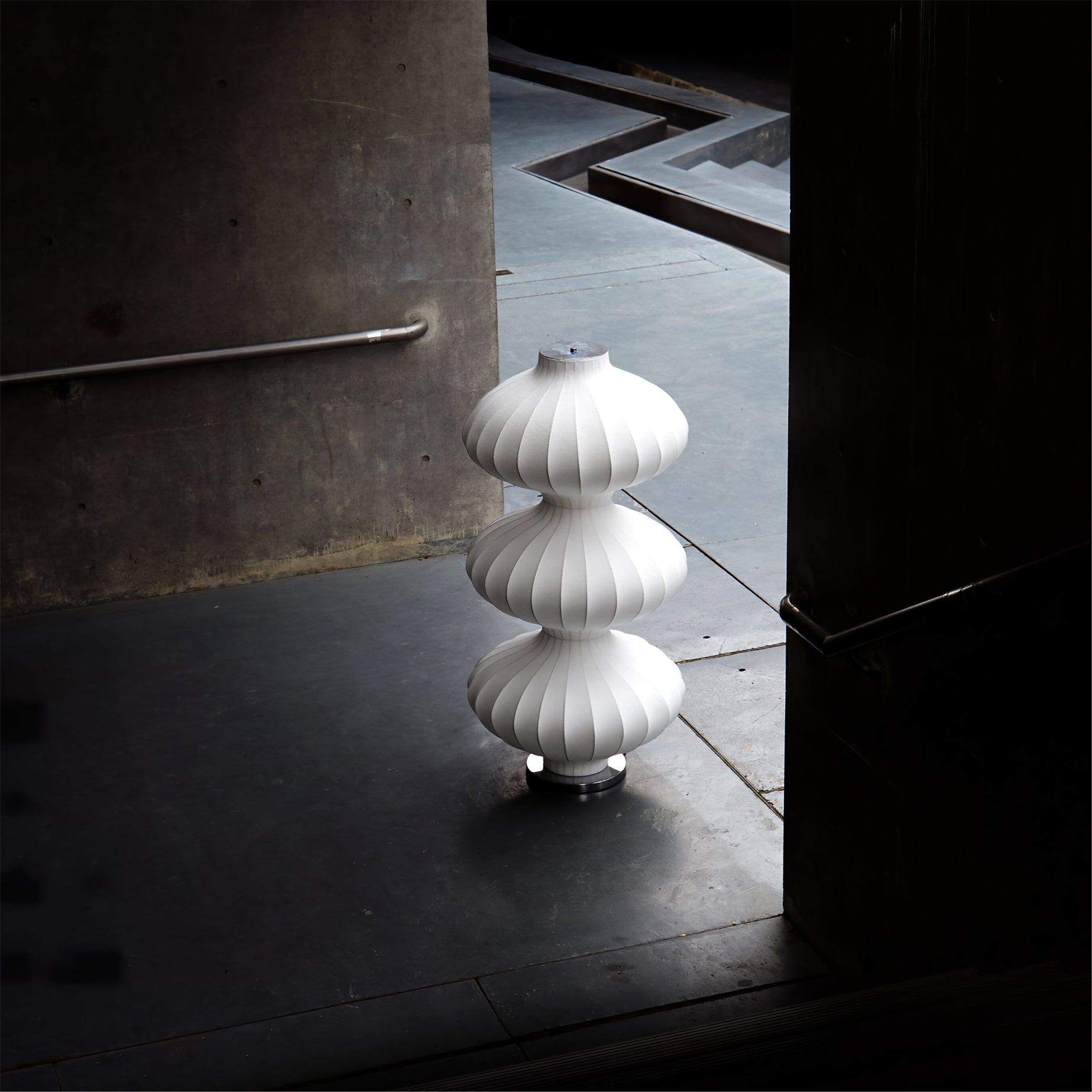Mudusa Silk Floor Lamp - Lumpaz