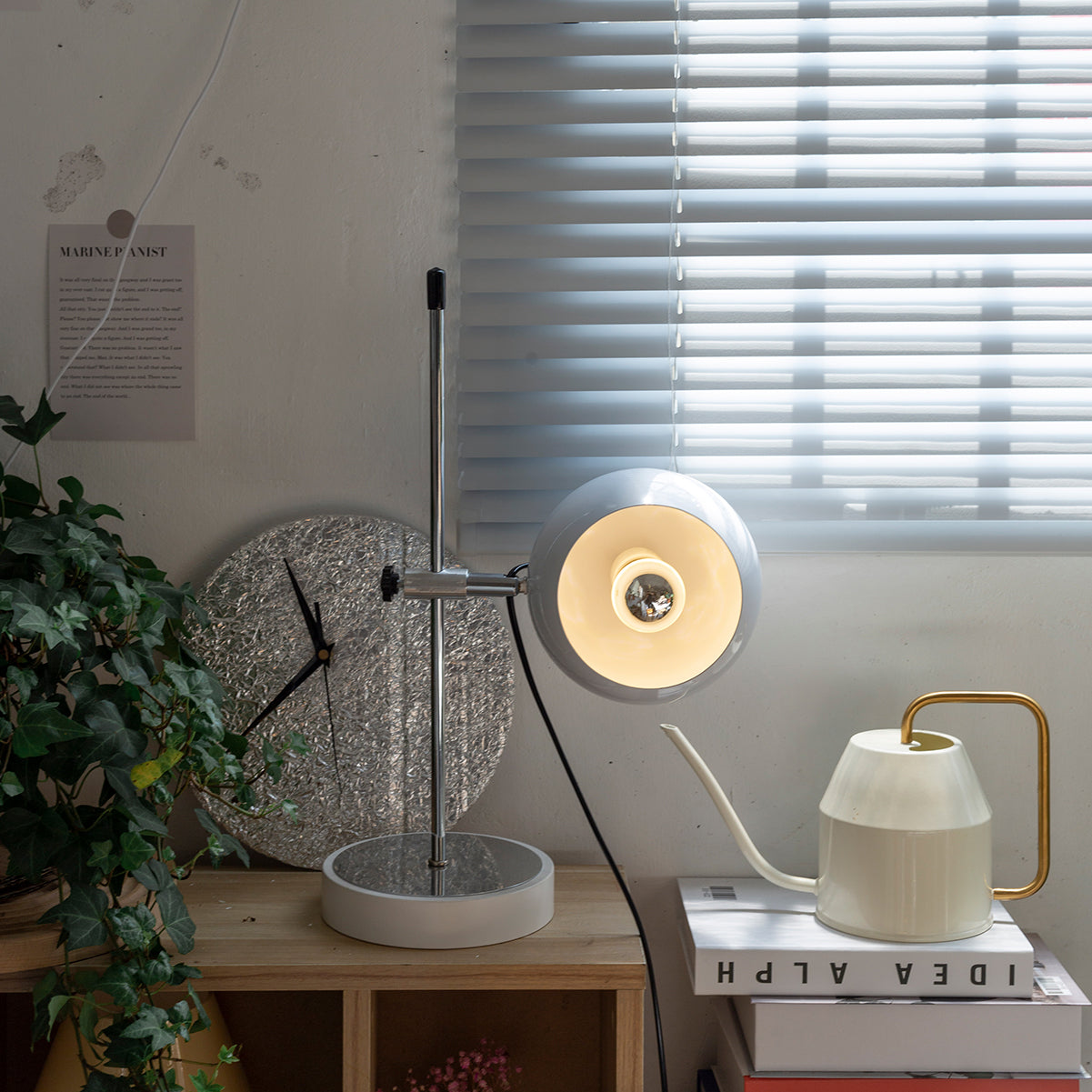 Ball Bracket Table Lamp - Lumpaz