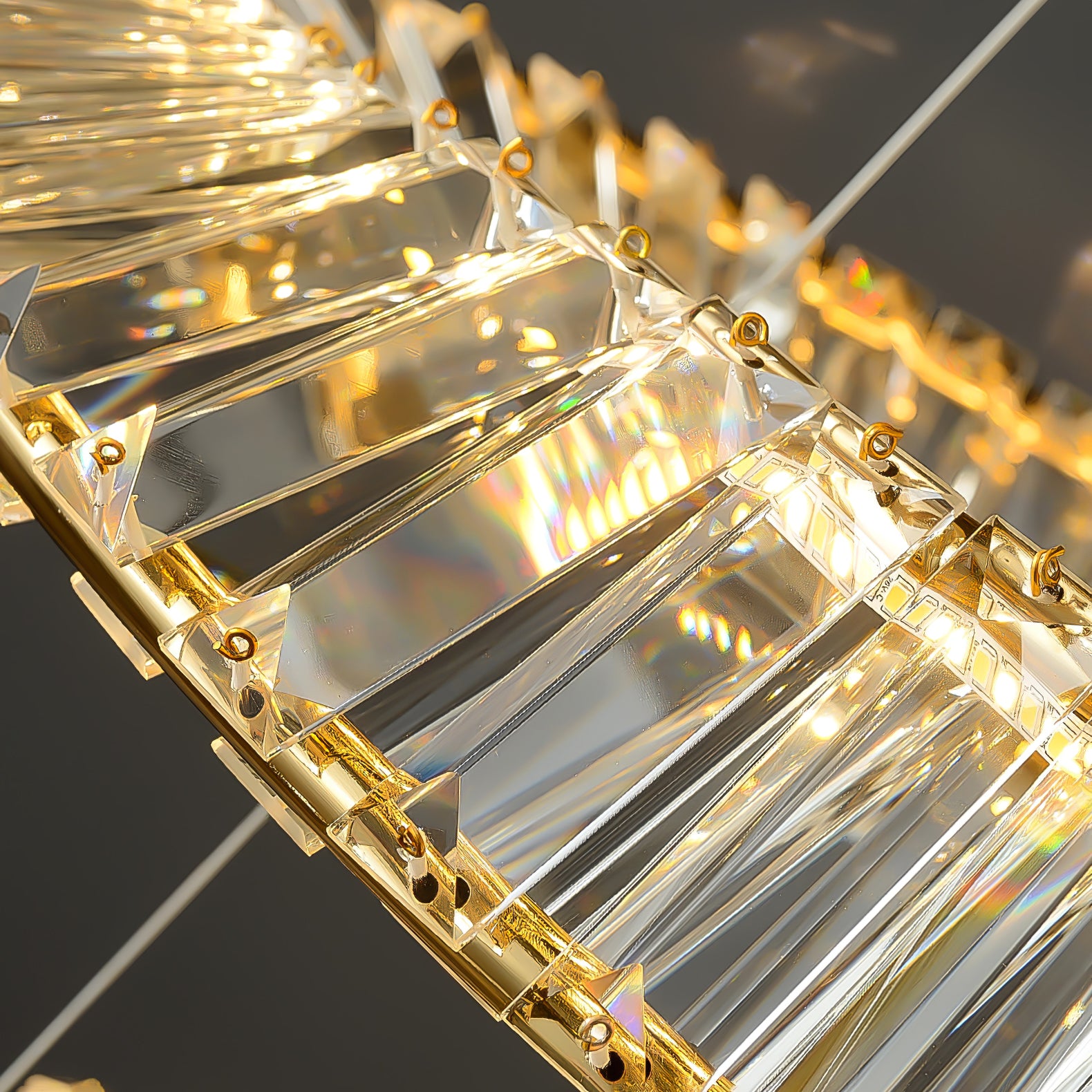 Wave Circle Crystal Chandelier - Lumpaz