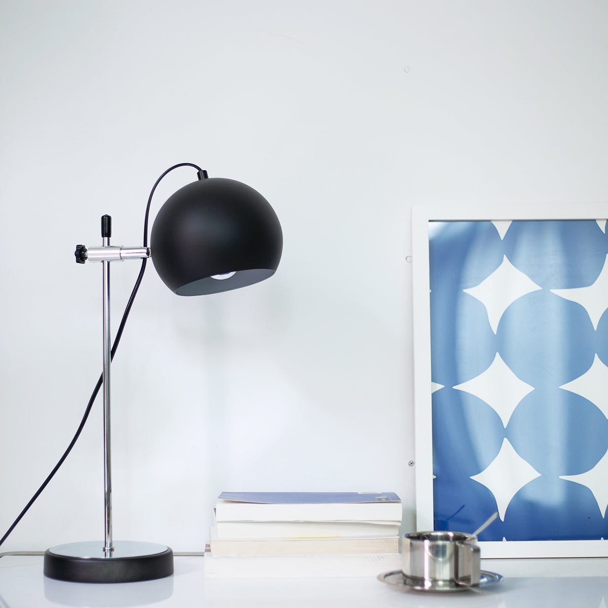 Ball Bracket Table Lamp - Lumpaz