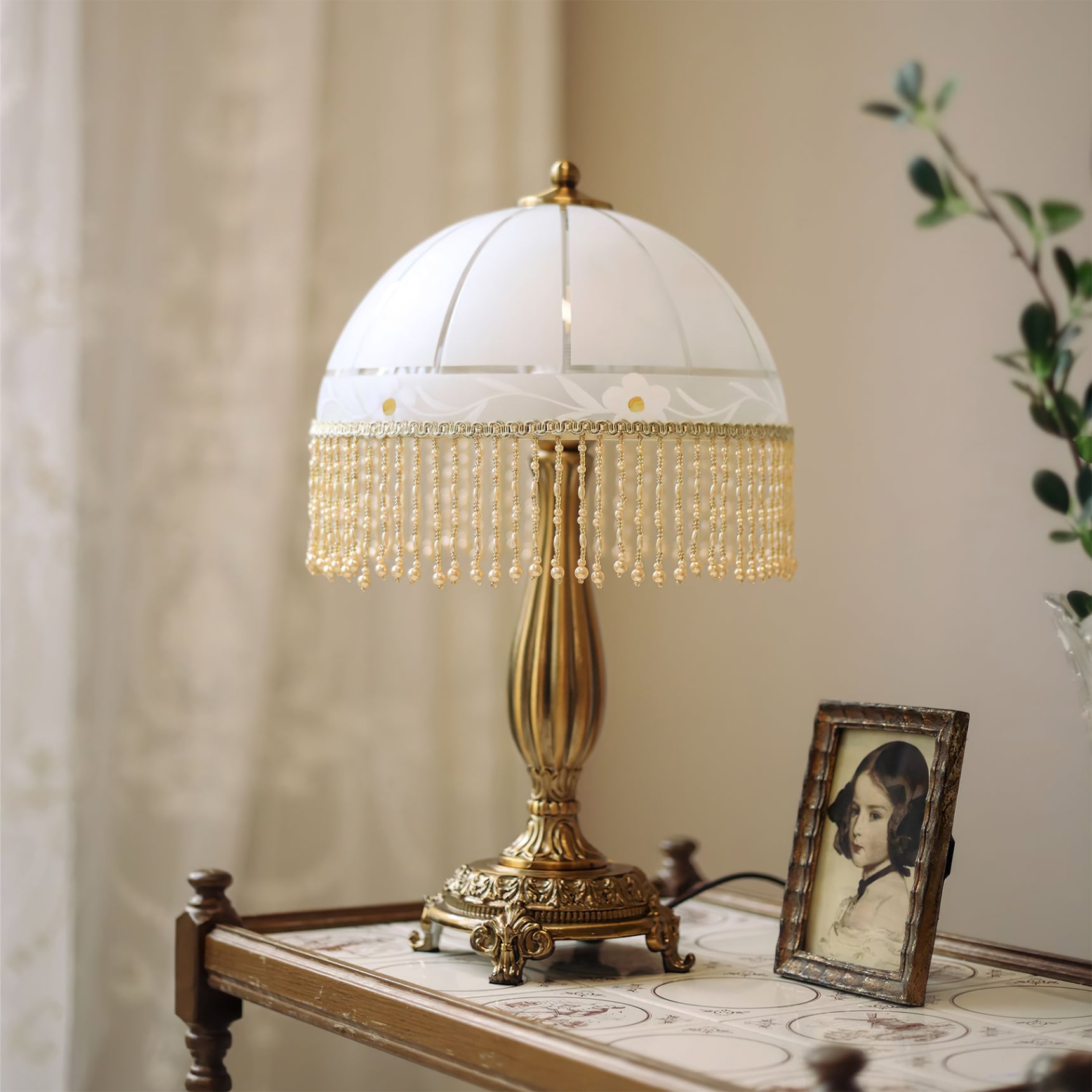 Tassel Flower Table Lamp - Lumpaz