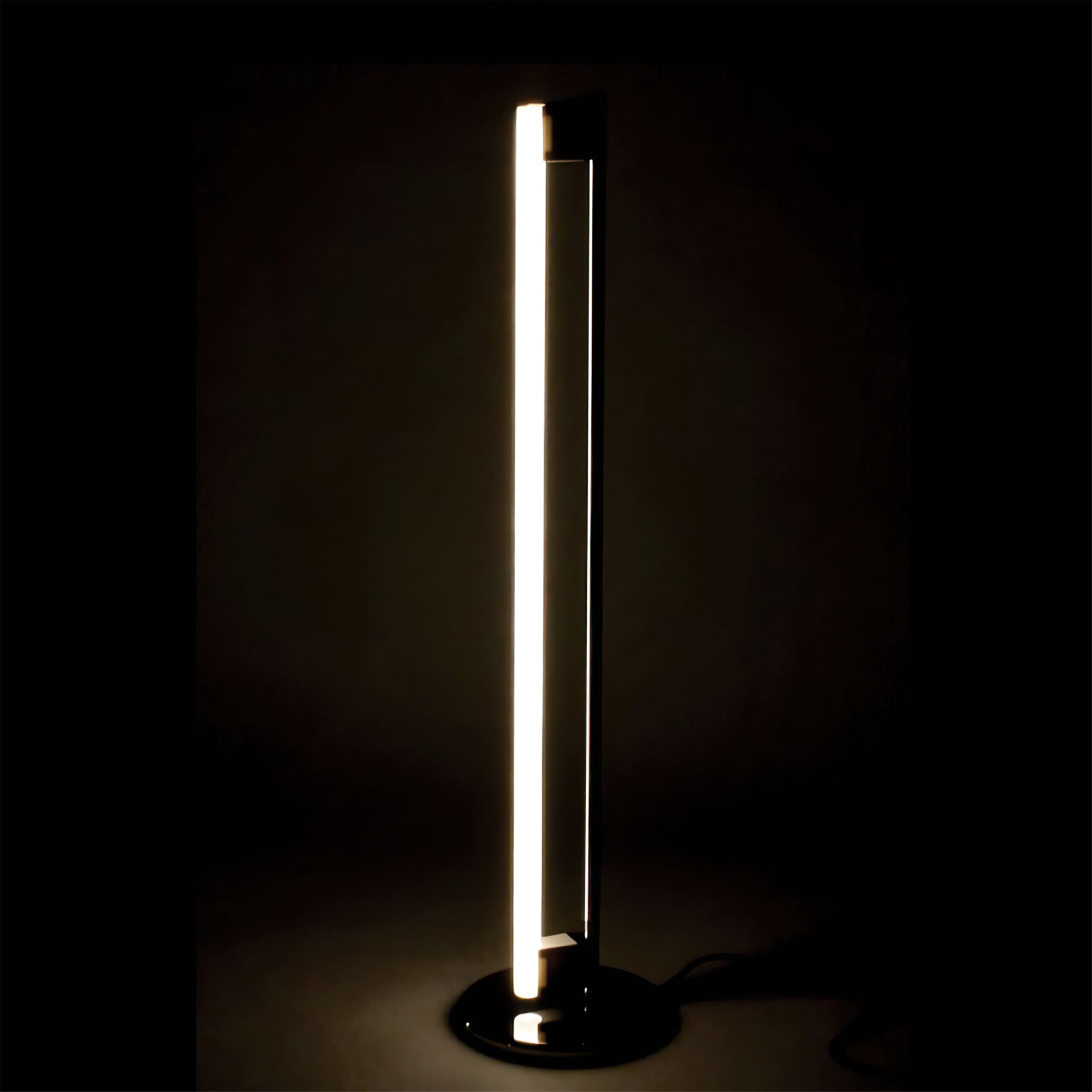Tube Light Floor Lamp - Lumpaz