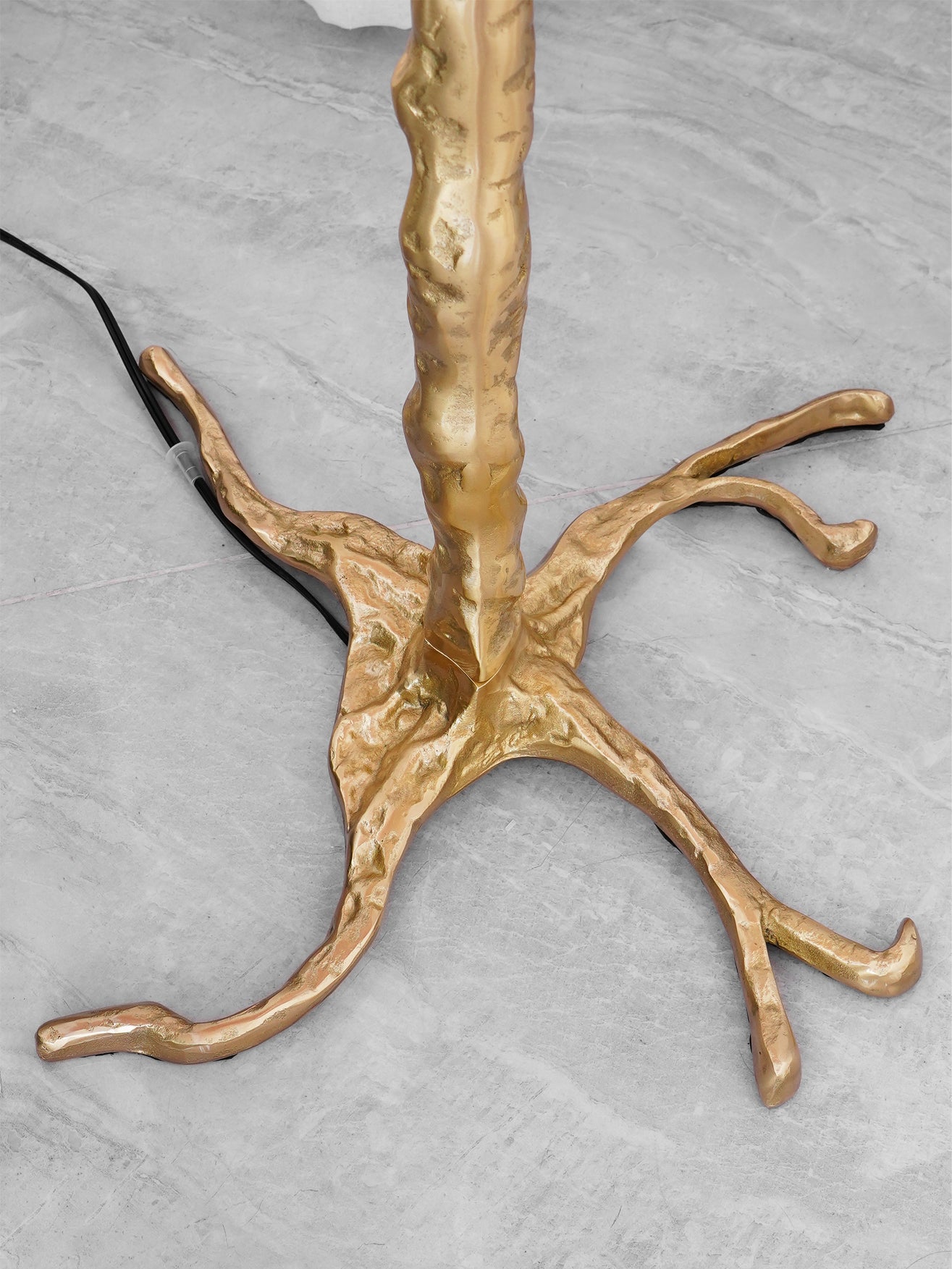 Ostrich Feather Brass Floor Lamp - Lumpaz