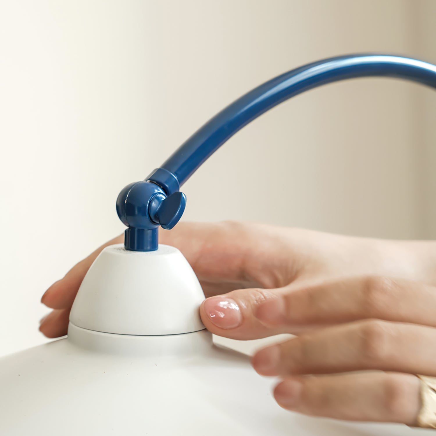 Swan Blue Table Lamp - Lumpaz