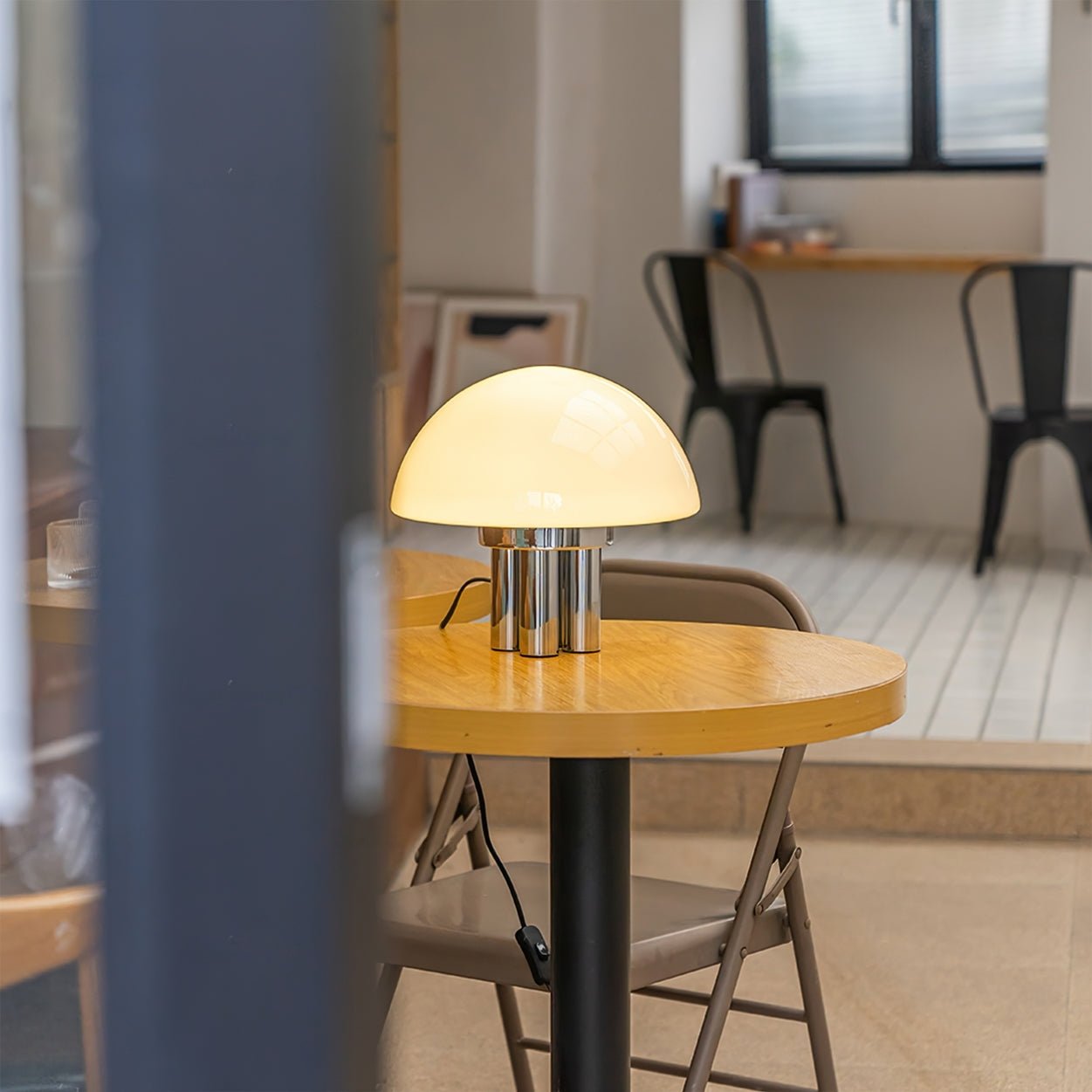 Magnolia Table Lamp - Lumpaz