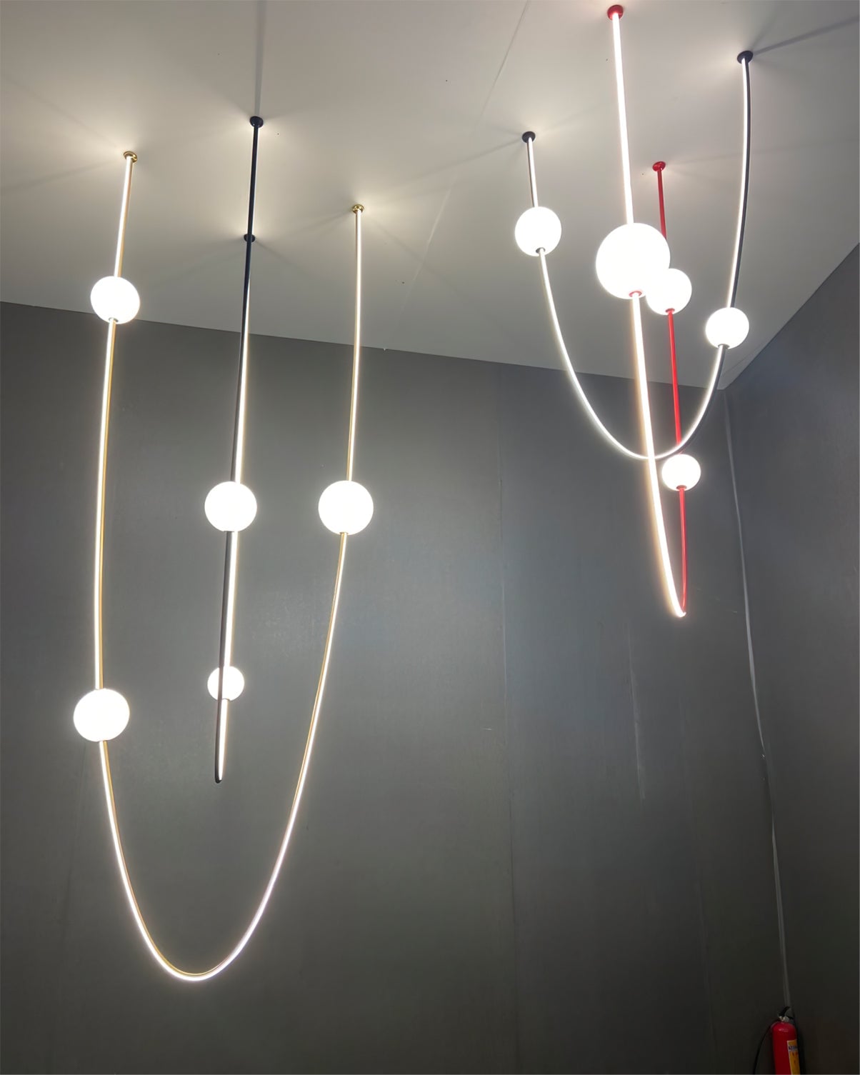 Linea Curva Chandelier - Lumpaz