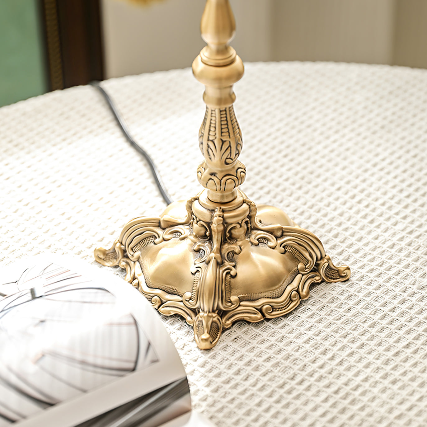Victorian Brass Table Lamp - Lumpaz