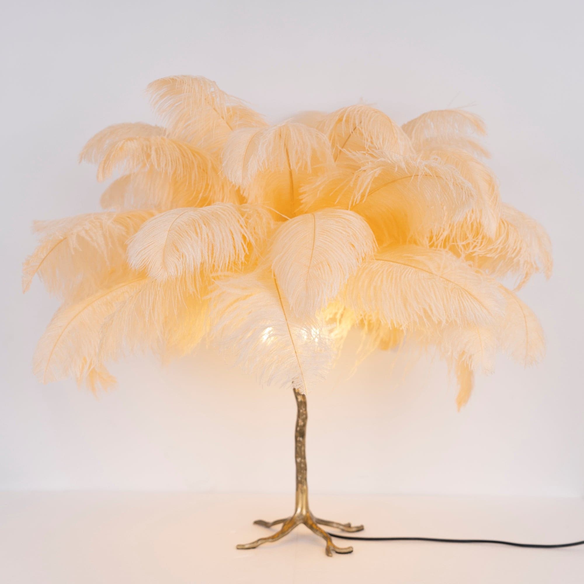 Ostrich Feather Table Lamp - Lumpaz