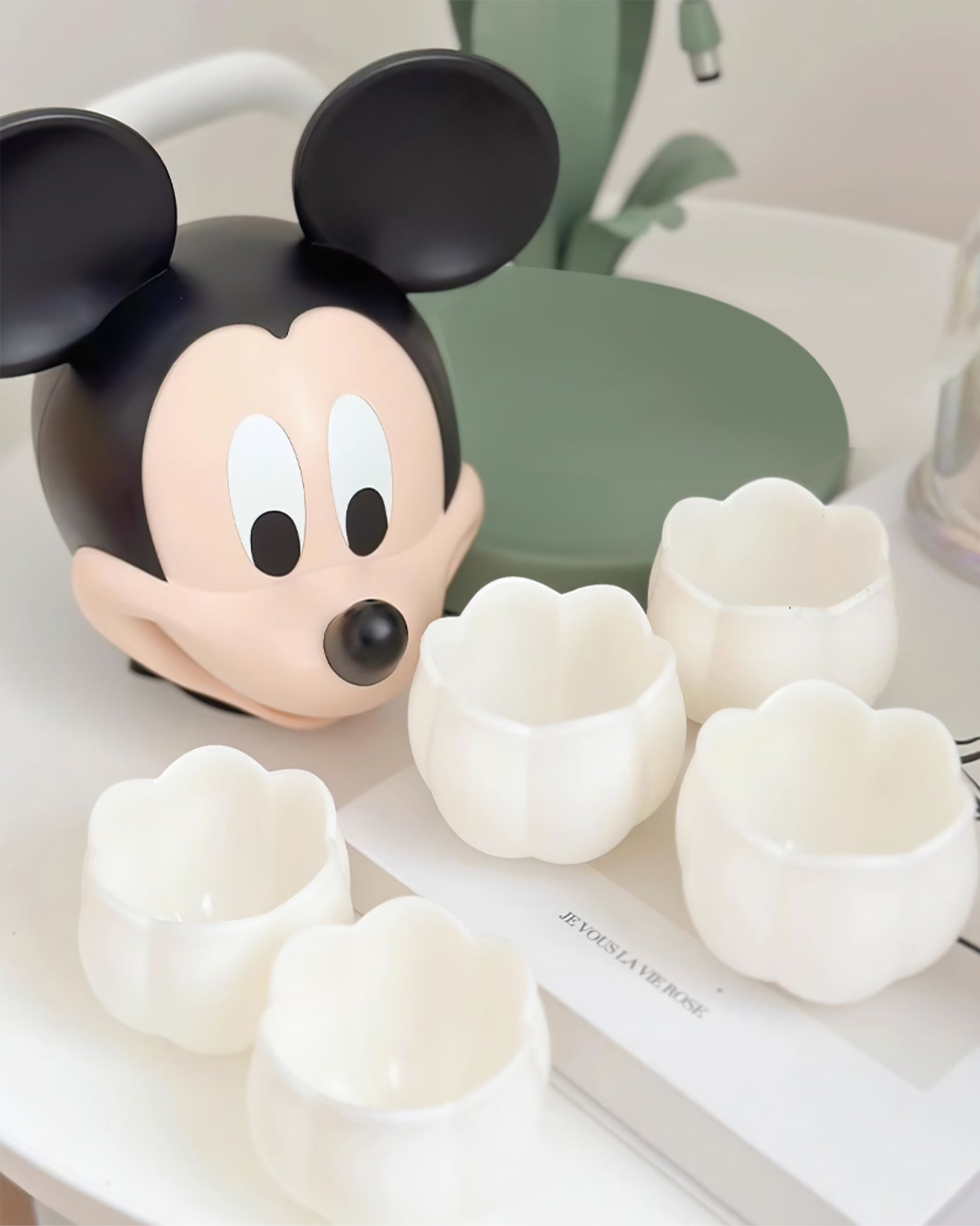 Bell Orchid Table Lamp - Lumpaz