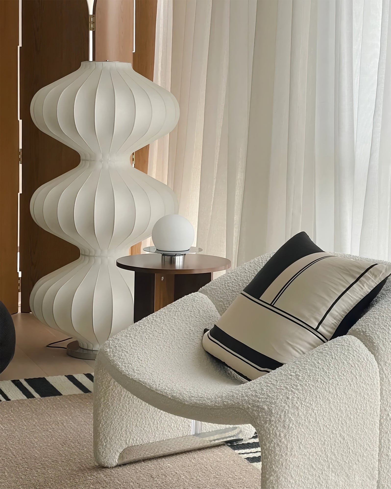 Mudusa Silk Floor Lamp - Lumpaz