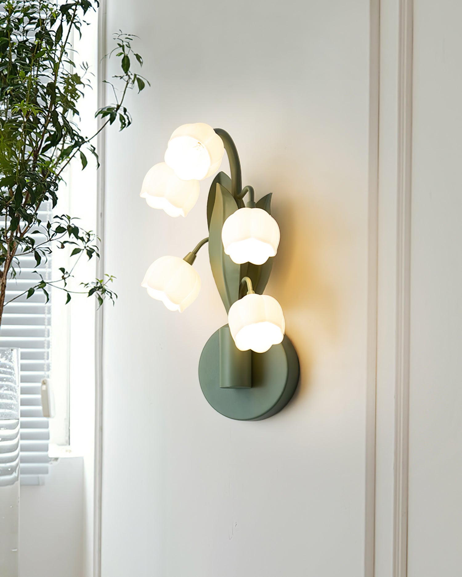 Bell Orchid Wall Lamp - Lumpaz