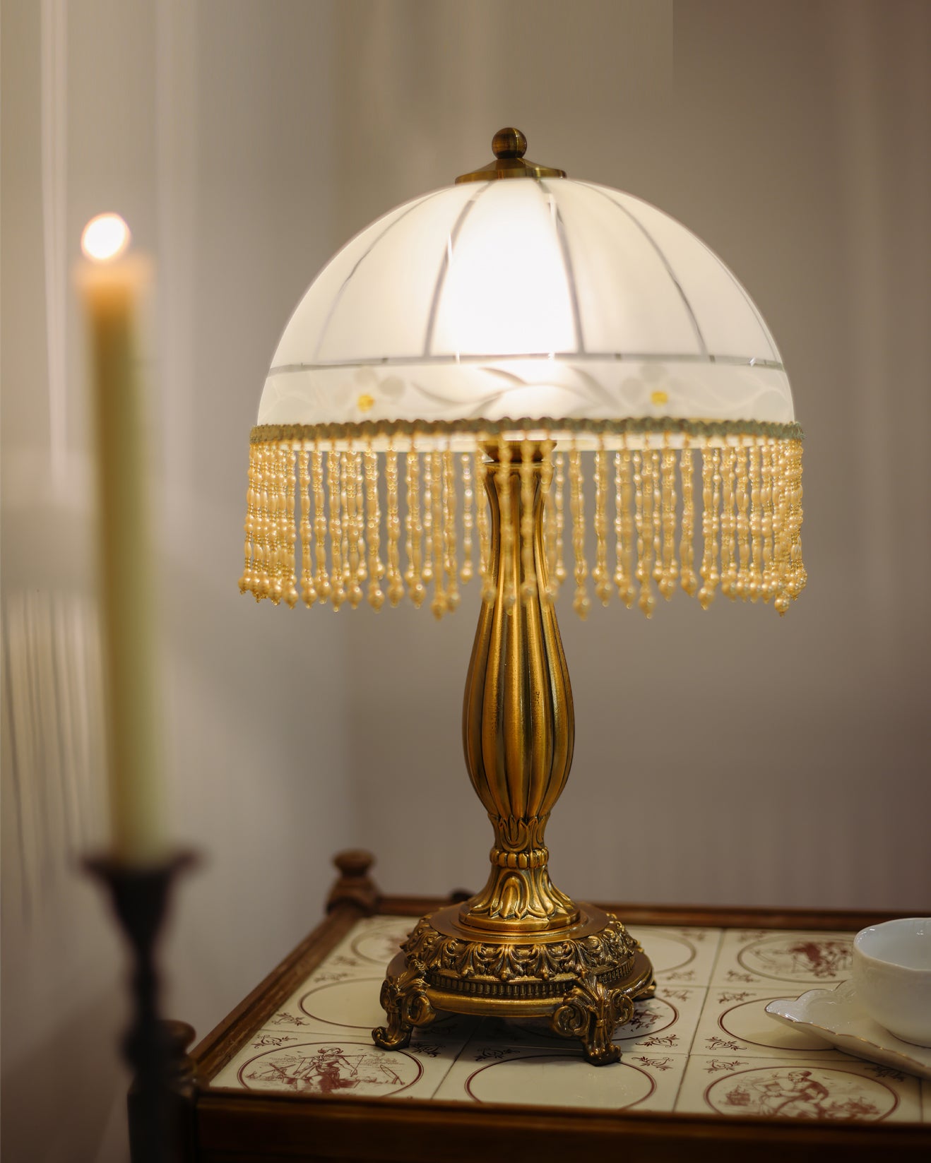 Tassel Flower Table Lamp - Lumpaz