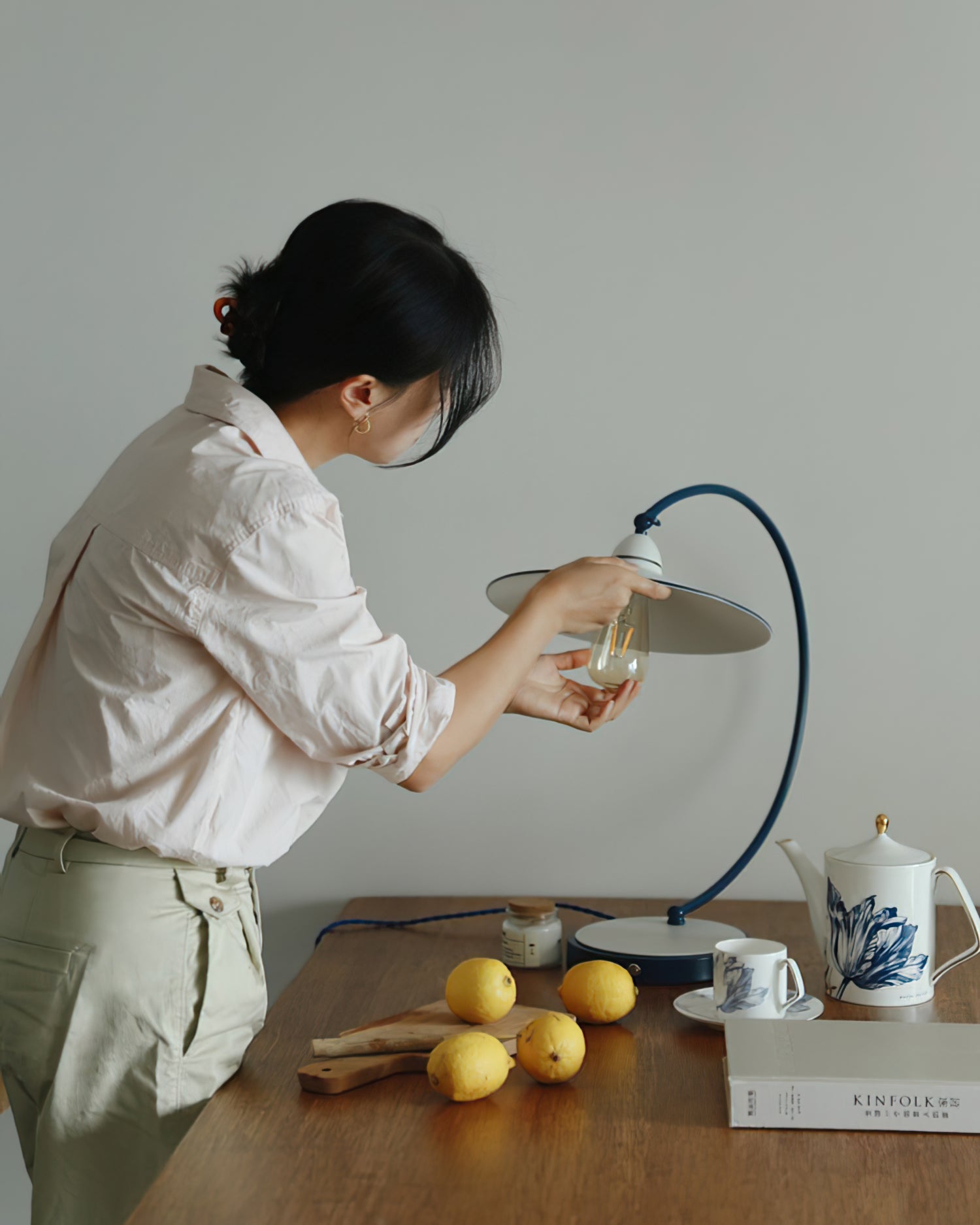 Swan Blue Table Lamp - Lumpaz