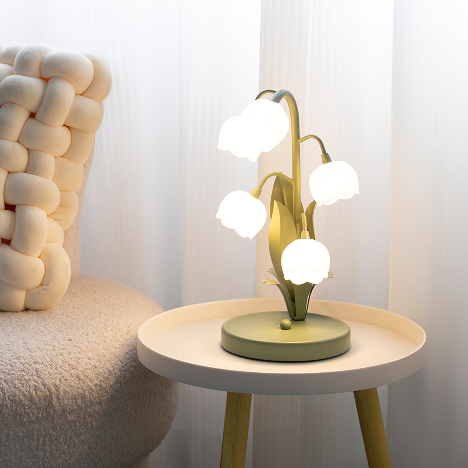 Bell Orchid Table Lamp - Lumpaz