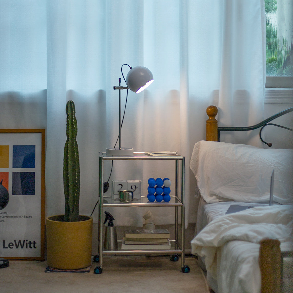 Ball Bracket Table Lamp - Lumpaz