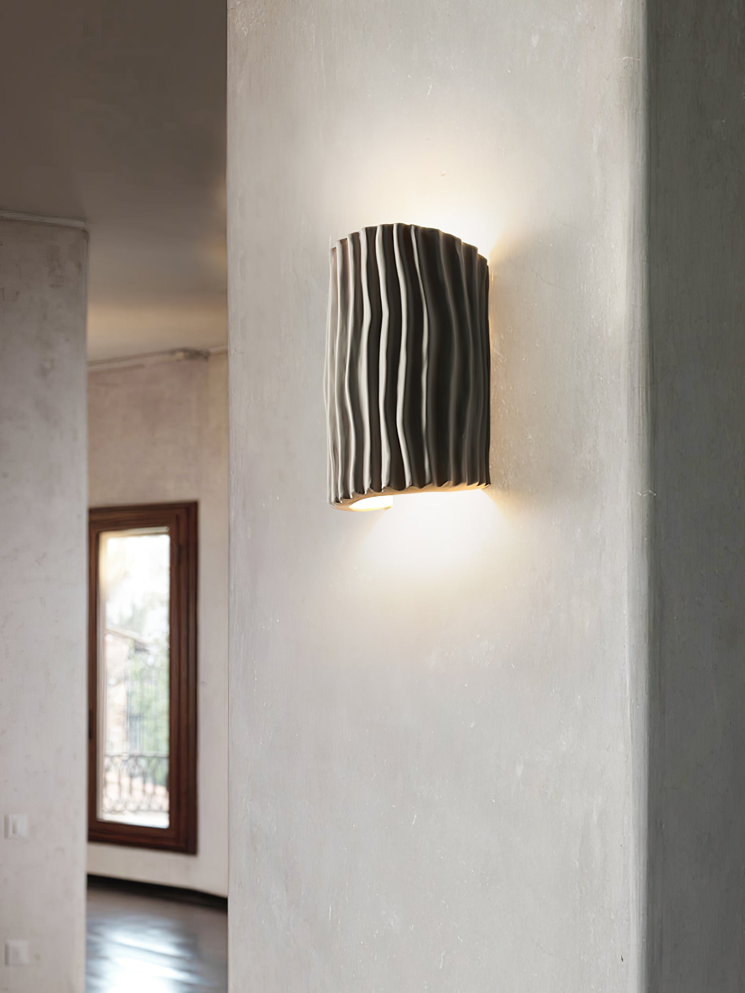Pleated Resin Wall Lamp - Lumpaz