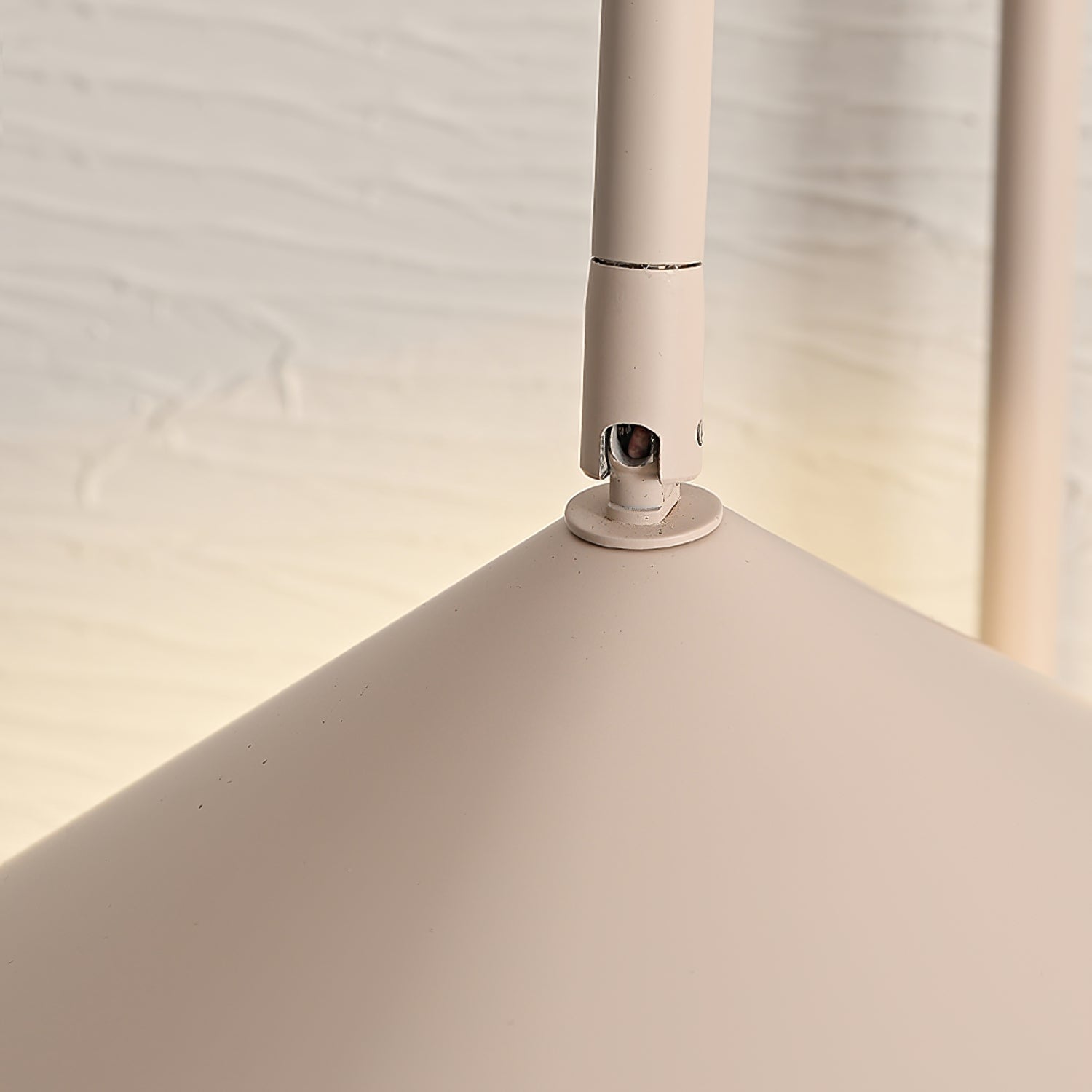 Arum Plug In Wall Lamp - Lumpaz