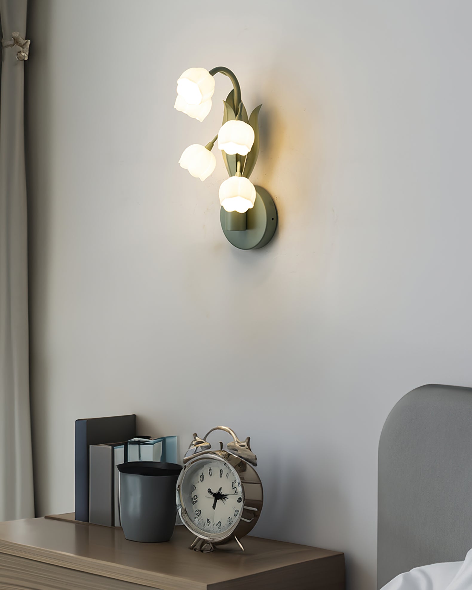 Bell Orchid Wall Lamp - Lumpaz